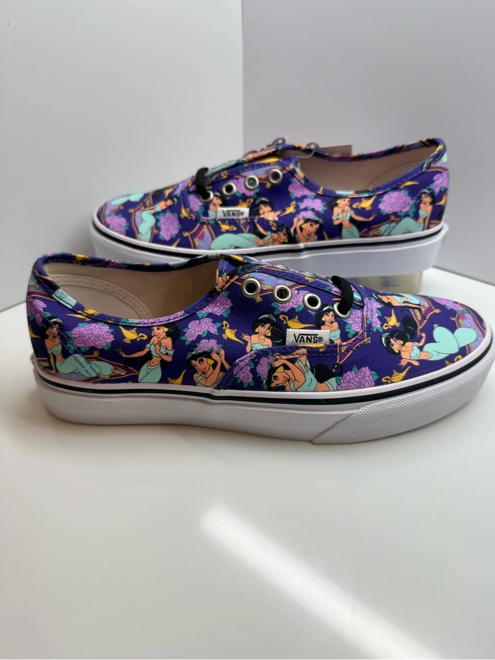 Vans Authentic x Disney “Princess Jasmine” Limited Edition (2015) — Women’s 7